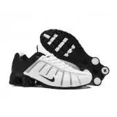 baskets basses nike shox nz pas cher blanc noir